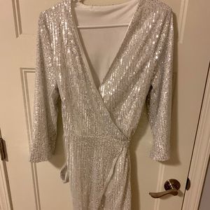 NWOT sequin wrap dress 💎
